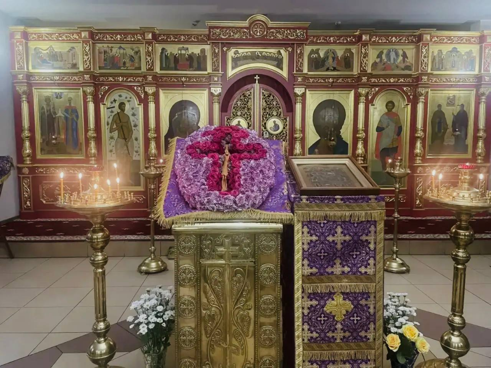 Великий двунадесятый Праздник Всемирного Воздвижения Честного и Животворящего Креста Господня